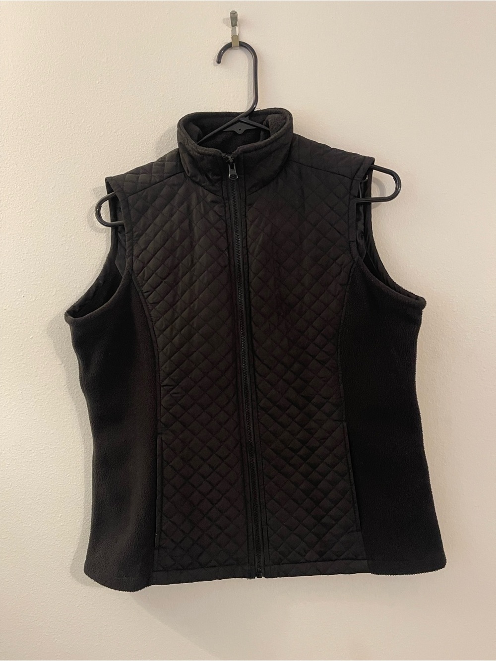 Izod Black Quilted Fleece Vest for Women